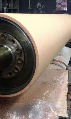 Serviço de retifica de cilindro em metalúrgicas